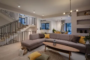 Modern Villa Retreat with Pool, Komiža