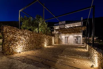 Modern Villa Retreat with Pool, Komiža