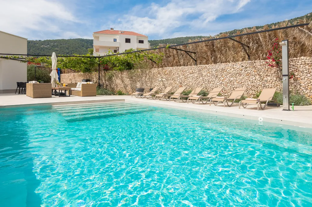 Modern Villa Retreat with Pool, Komiža