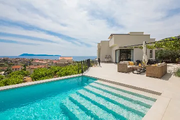 Modern Villa Retreat with Pool, Komiža