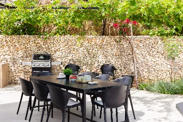 Modern Villa Retreat with Pool, Komiža