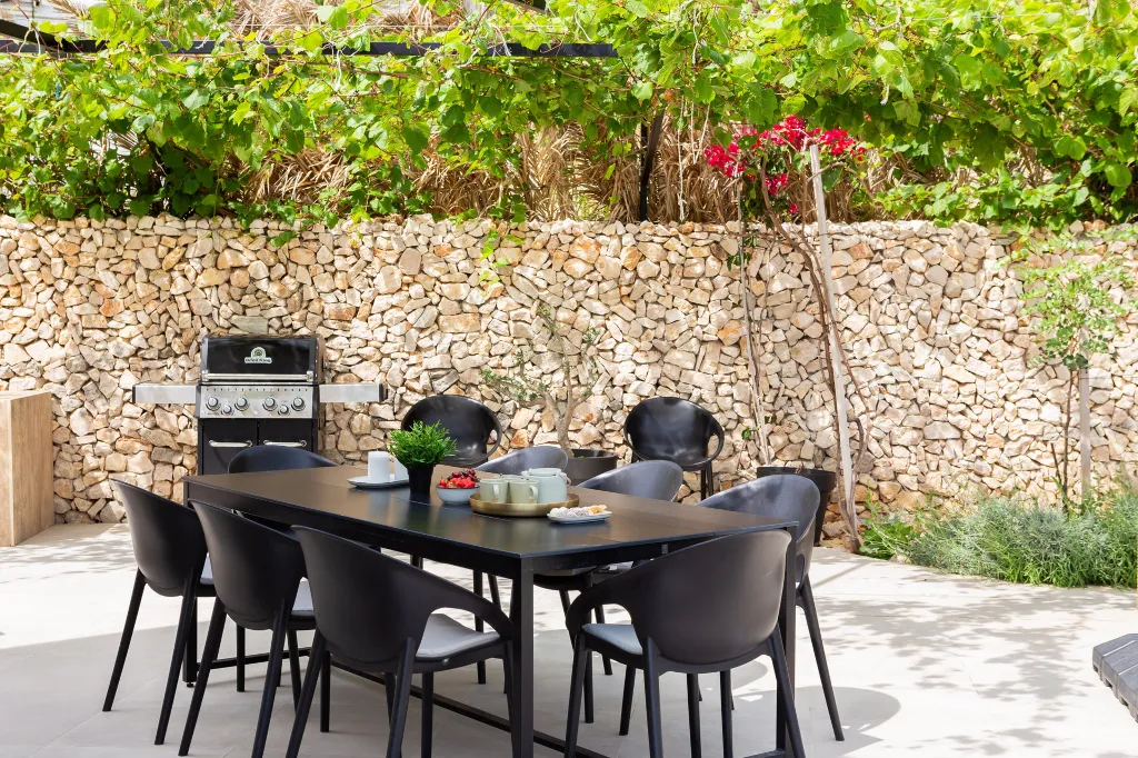 Modern Villa Retreat with Pool, Komiža