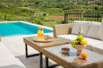 Modern Villa Retreat with Pool, Komiža