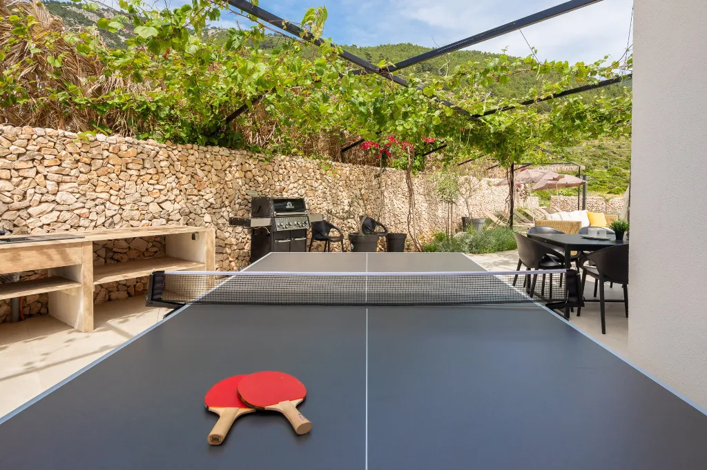 Modern Villa Retreat with Pool, Komiža