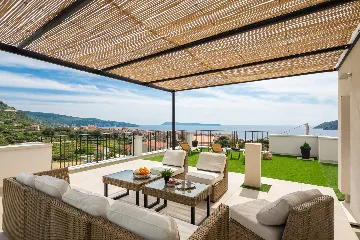 Modern Villa Retreat with Pool, Komiža