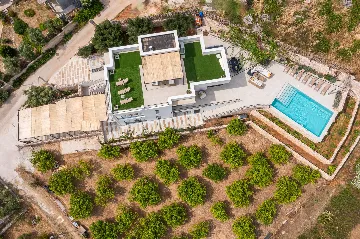 Modern Villa Retreat with Pool, Komiža