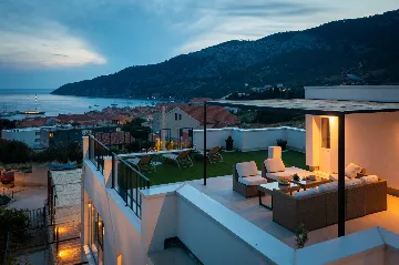 Modern Villa Retreat with Pool, Komiža