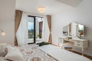 Modern 6-Bedroom Villa with Pool in Kaštel Lukšić