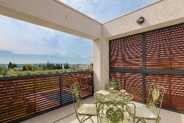 Modern 6-Bedroom Villa with Pool in Kaštel Lukšić