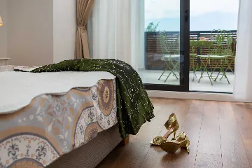 Modern 6-Bedroom Villa with Pool in Kaštel Lukšić