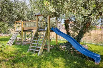 Modern 6-Bedroom Villa with Pool in Kaštel Lukšić