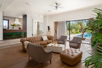 Modern 6-Bedroom Villa with Pool in Kaštel Lukšić