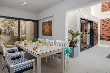 Modern 6-Bedroom Villa with Pool in Kaštel Lukšić