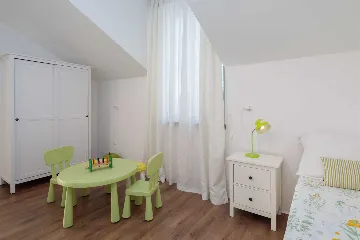 Modern 6-Bedroom Villa with Pool in Kaštel Lukšić