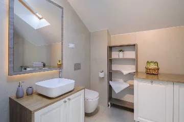 Modern 6-Bedroom Villa with Pool in Kaštel Lukšić