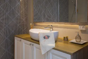 Modern 6-Bedroom Villa with Pool in Kaštel Lukšić