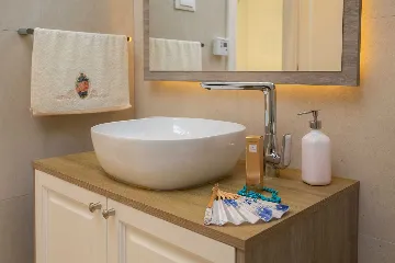 Modern 6-Bedroom Villa with Pool in Kaštel Lukšić