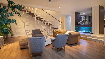 Modern 6-Bedroom Villa with Pool in Kaštel Lukšić