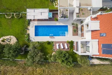 Modern 6-Bedroom Villa with Pool in Kaštel Lukšić