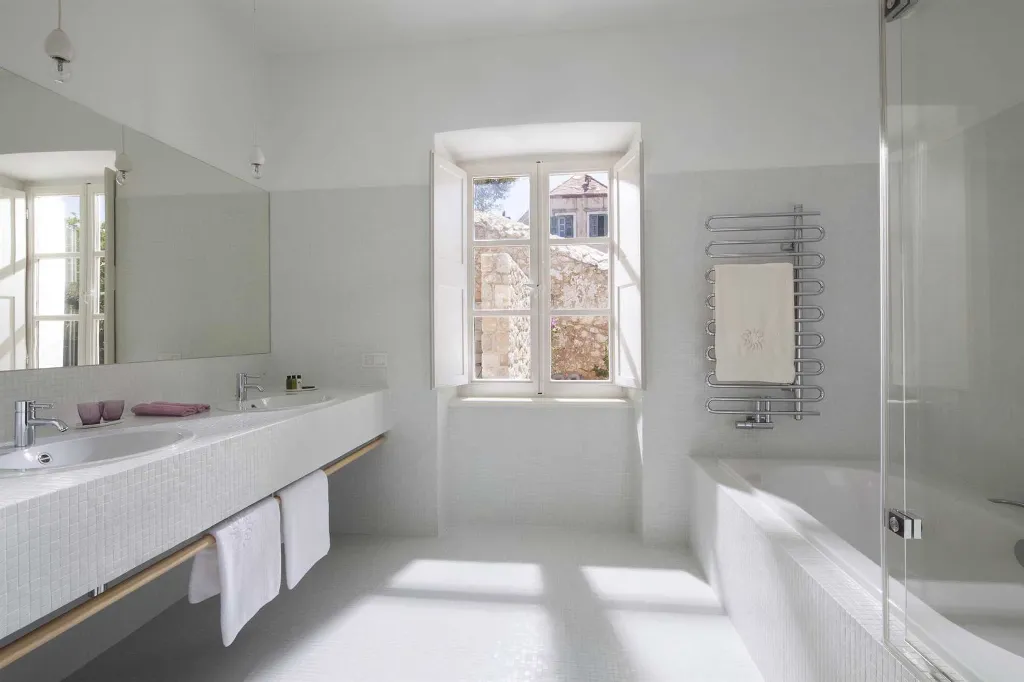Spacious Villa Retreat with Pool in Dubrovnik