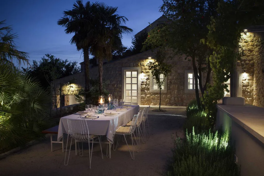 Spacious Villa Retreat with Pool in Dubrovnik