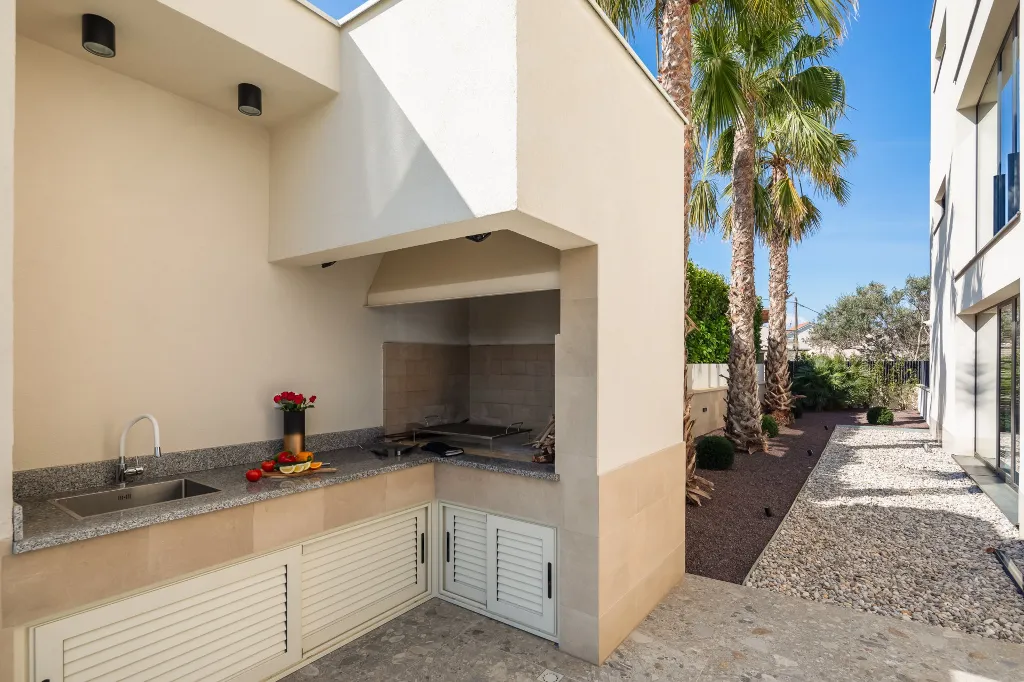 Modern Seaside Villa with Pool in Okrug Gornji