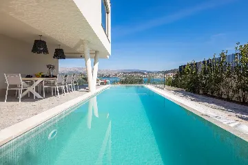 Modern Seaside Villa with Pool in Okrug Gornji