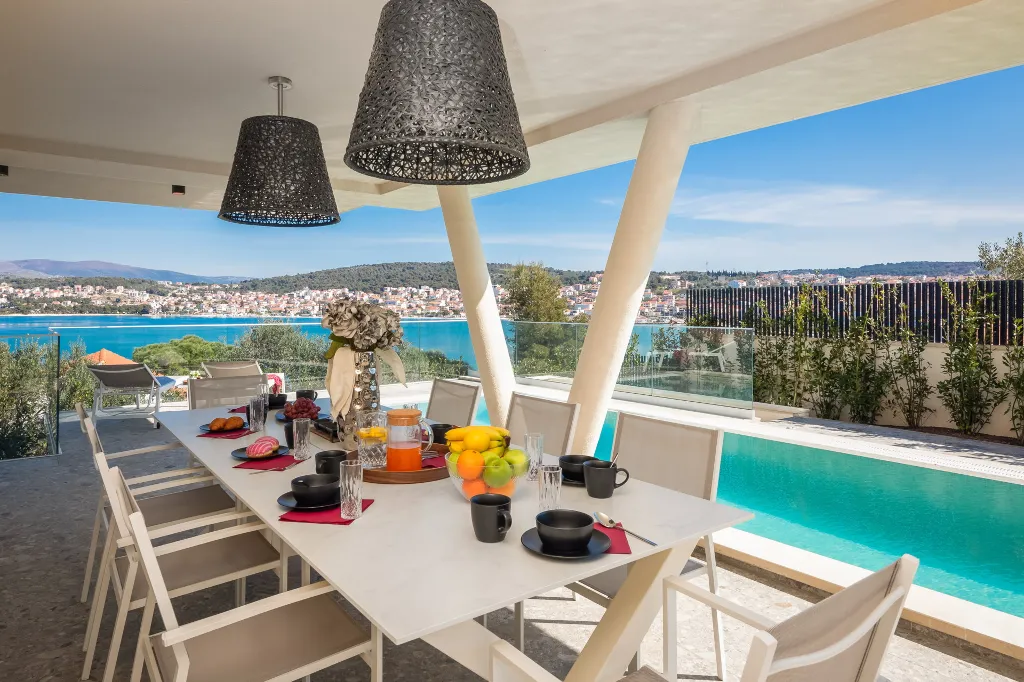 Modern Seaside Villa with Pool in Okrug Gornji