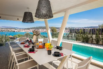 Modern Seaside Villa with Pool in Okrug Gornji