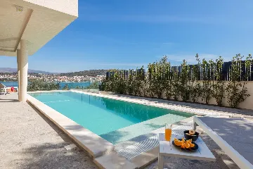 Modern Seaside Villa with Pool in Okrug Gornji