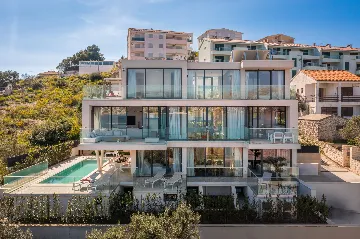 Modern Seaside Villa with Pool in Okrug Gornji