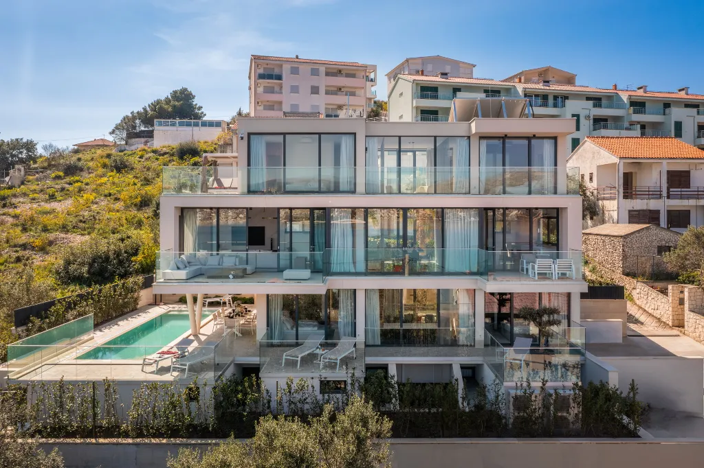 Modern Seaside Villa with Pool in Okrug Gornji