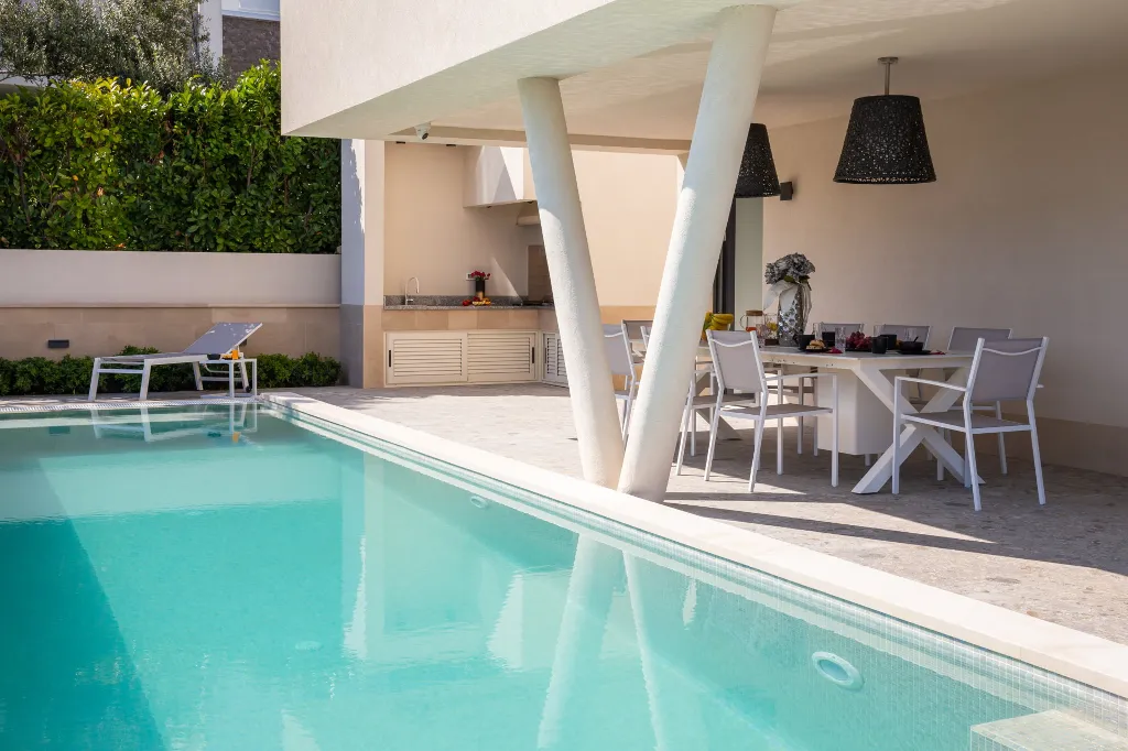 Modern Seaside Villa with Pool in Okrug Gornji