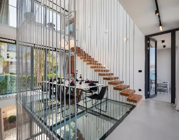 Modern Seaside Villa with Pool in Okrug Gornji