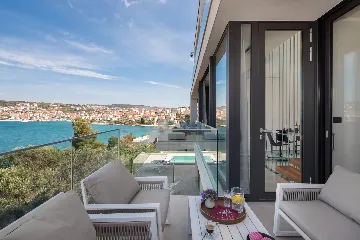 Modern Seaside Villa with Pool in Okrug Gornji