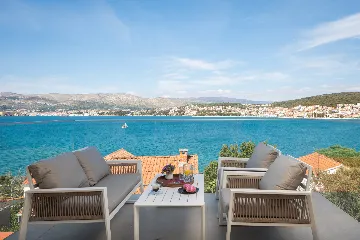 Modern Seaside Villa with Pool in Okrug Gornji