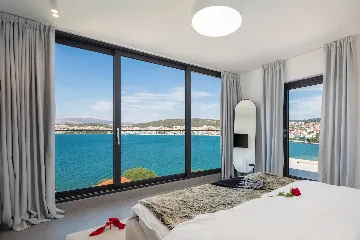 Modern Seaside Villa with Pool in Okrug Gornji
