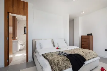 Modern Seaside Villa with Pool in Okrug Gornji