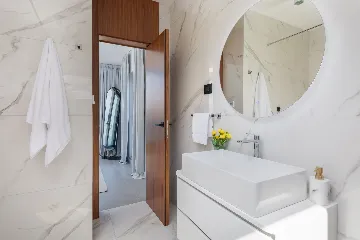 Modern Seaside Villa with Pool in Okrug Gornji