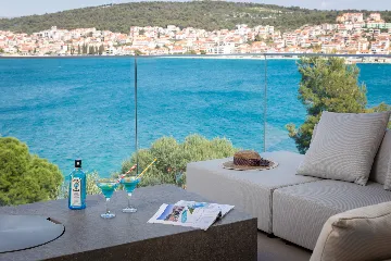 Modern Seaside Villa with Pool in Okrug Gornji