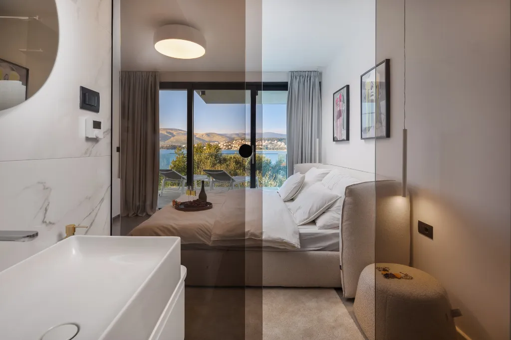 Modern Seaside Villa with Pool in Okrug Gornji