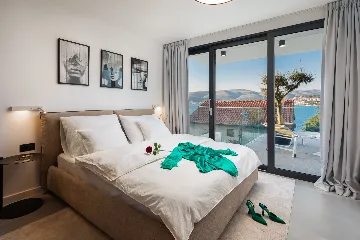 Modern Seaside Villa with Pool in Okrug Gornji