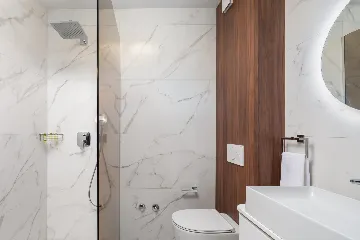 Modern Seaside Villa with Pool in Okrug Gornji