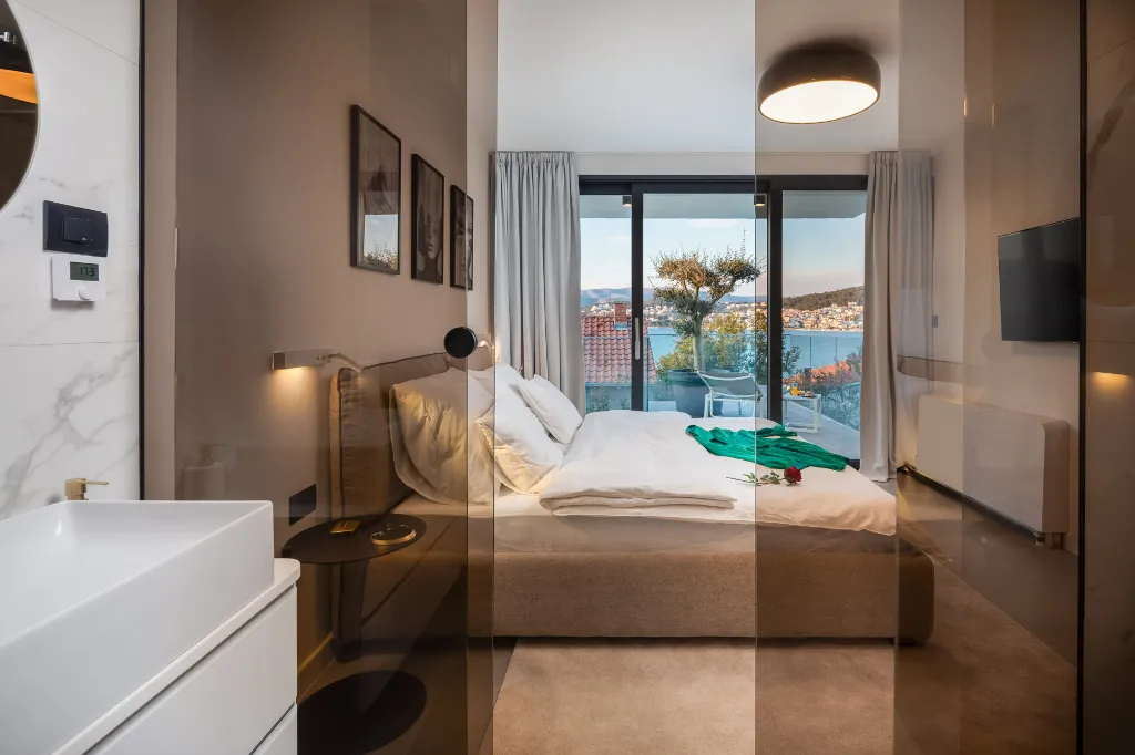 Modern Seaside Villa with Pool in Okrug Gornji