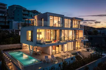 Modern Seaside Villa with Pool in Okrug Gornji