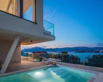 Modern Seaside Villa with Pool in Okrug Gornji