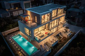 Modern Seaside Villa with Pool in Okrug Gornji