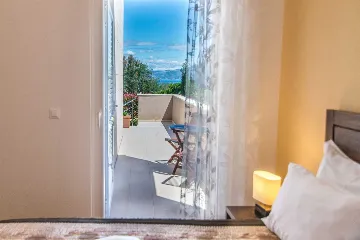 Contemporary 6-Bedroom Villa with Infinity Pool in Mirca