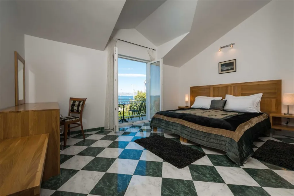 Beachfront Villa with Heated Pool in Mirca