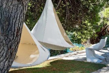 Contemporary Seafront Villa with Infinity Pool Selca